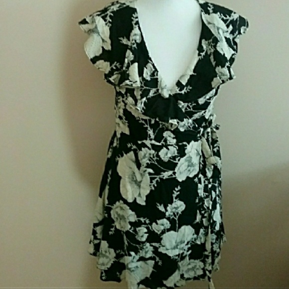 🆕Free People Ruffled Print Black Wrap Dress - Picture 4 of 7
